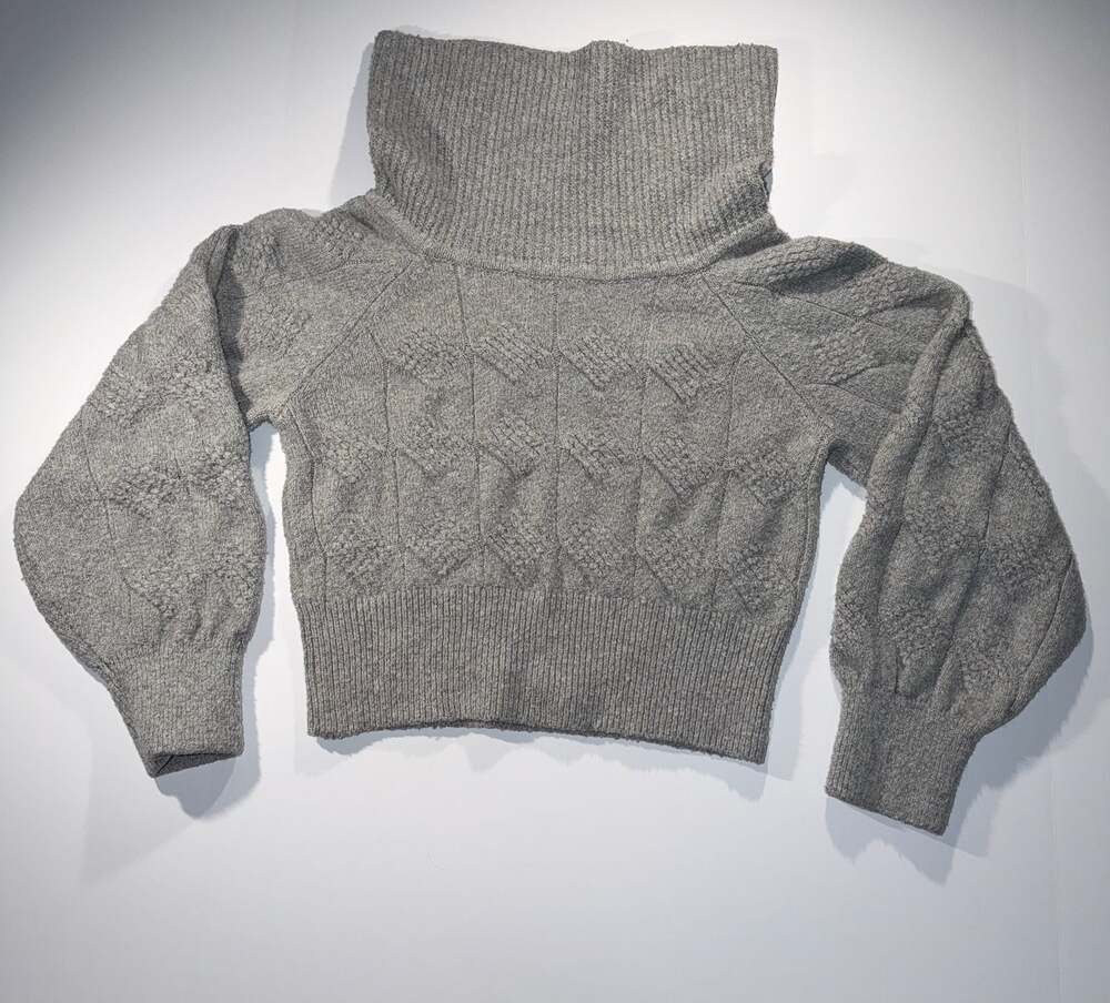 Madden NYC Grey Cable Knit Turtleneck Cropped Sweater Size XS